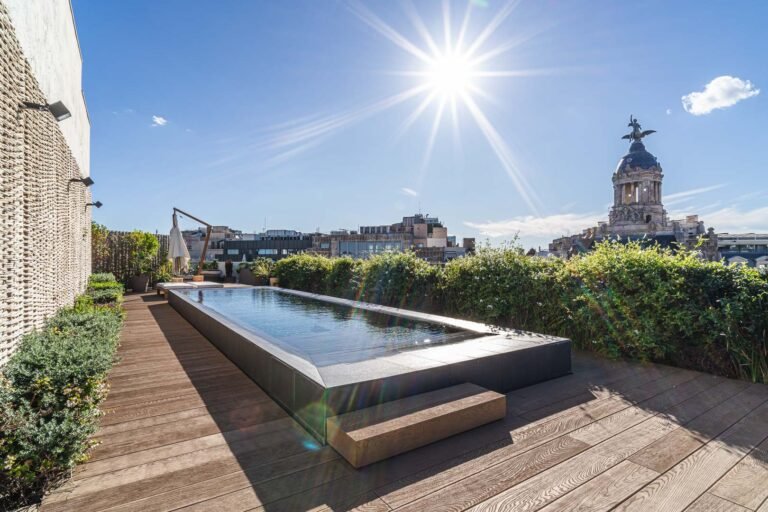 Qué significa "Setenta balcones y ninguna flor" de Luis Alberto Spinetta 19 balcones con vistas a la ciudad
