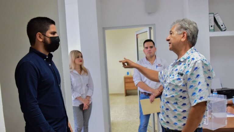 Cómo puedo enviar un mensaje al presidente de Argentina 18 buzon de sugerencias en un edificio gubernamental