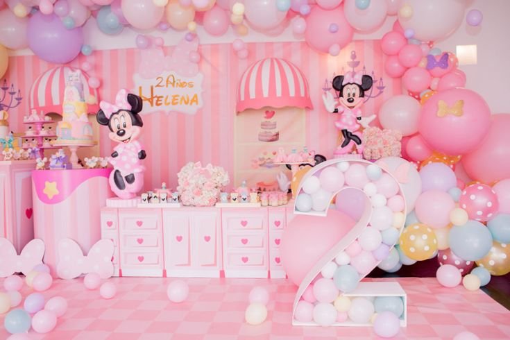 Cómo hacer decoraciones de Minnie Mouse sencillas para fiestas 30 decoraciones de minnie mouse en fiesta