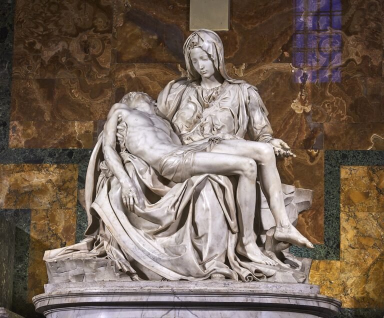 escultura de la pieta de michelangelo