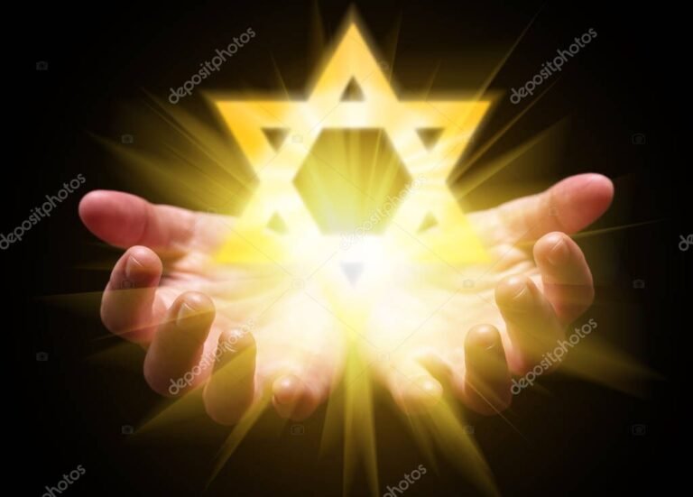 estrella de david sobre fondo celestial