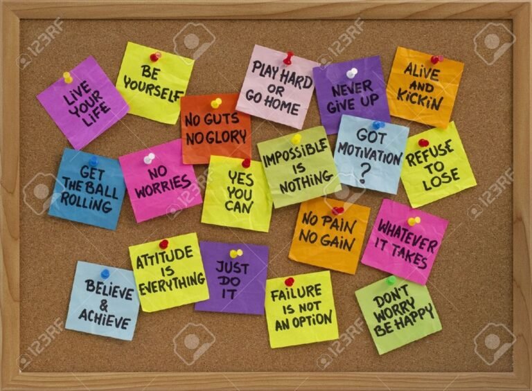frases motivacionales en una pizarra colorida