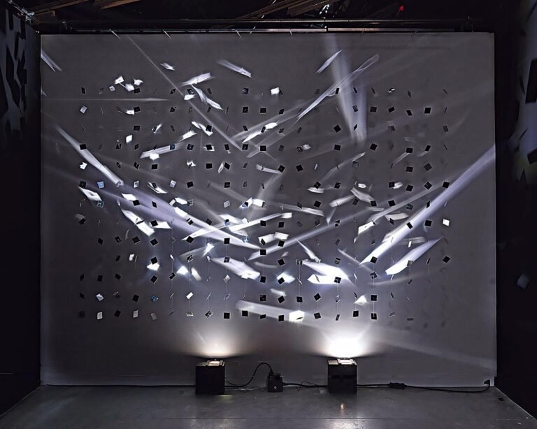 instalacion luminosa de julio le parc