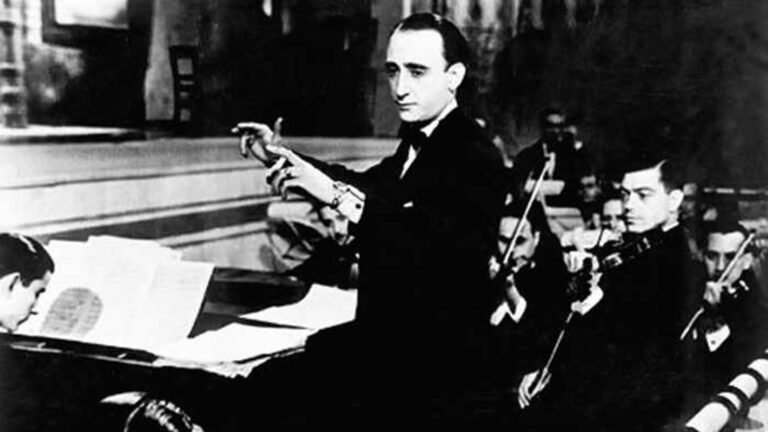 Qué aportes hizo Juan D'Arienzo a la interpretación de La Cumparsita 5 juan darienzo tocando el bandoneon