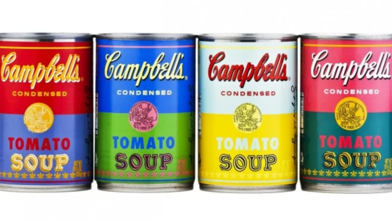 latas de sopa campbell en color vibrante