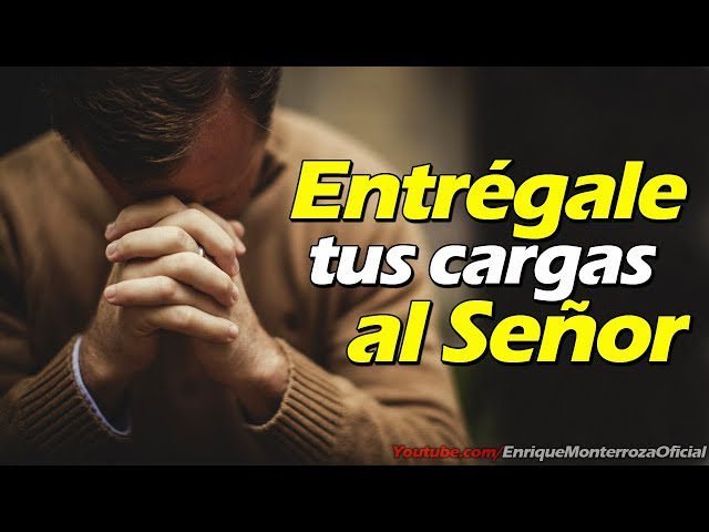 De qué trata el versículo "Echa sobre Jehová tu carga" 1 manos entregando una carga a dios