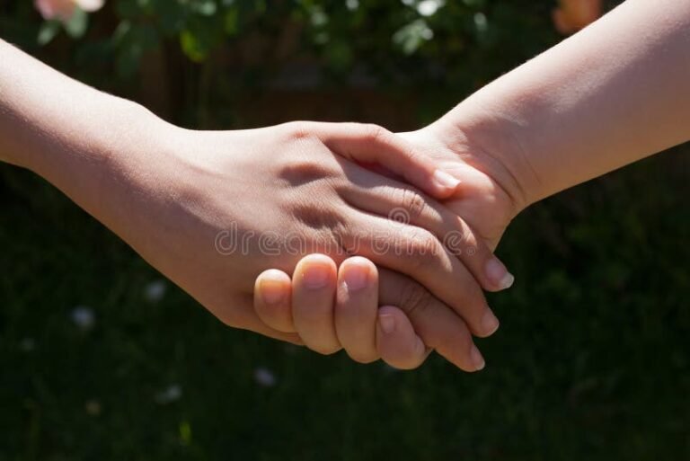 manos unidas en senal de esperanza