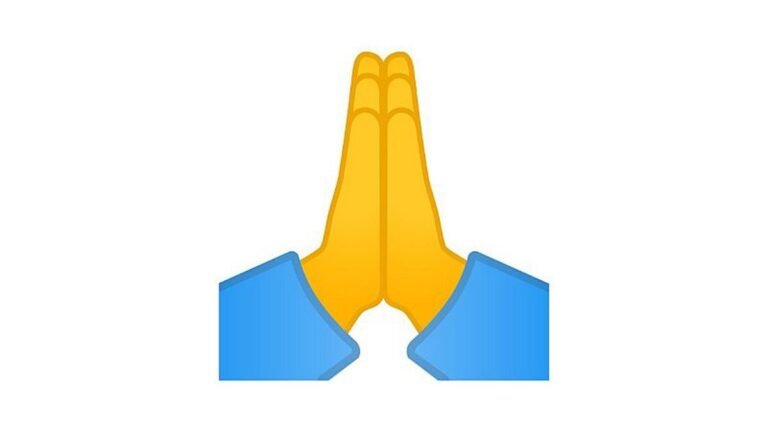 manos unidas en senal de oracion