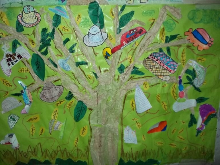 maria elena walsh en un jardin colorido