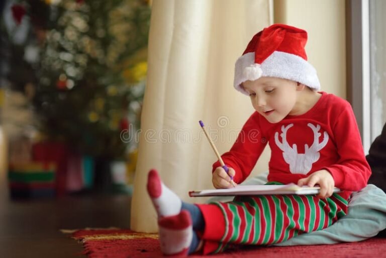 nino escribiendo carta a papa noel