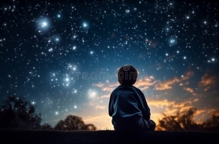 Qué frases sobre la infancia nos enseña El Principito 7 nino mirando las estrellas en la noche