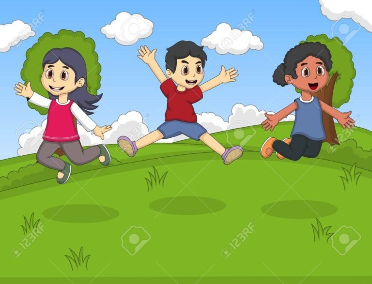 ninos jugando y riendo en un parque