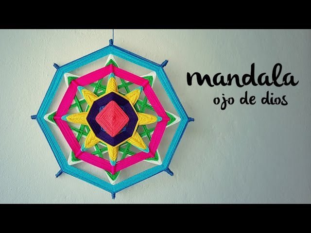 ojo de dios colorido hecho con lana