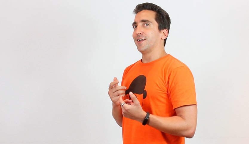 Cómo puedo realizar ejercicios efectivos para modular la voz