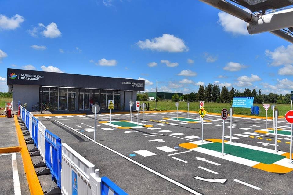 Qué se necesita para obtener licencias de servicio en Merlo