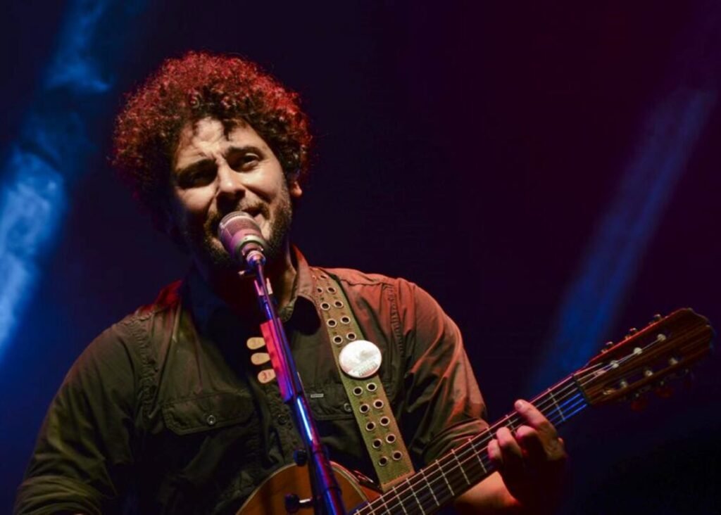 Qué temas aborda Raly Barrionuevo en "Zamba y Acuarela" 7 Qué temas aborda Raly Barrionuevo en «Zamba y Acuarela»