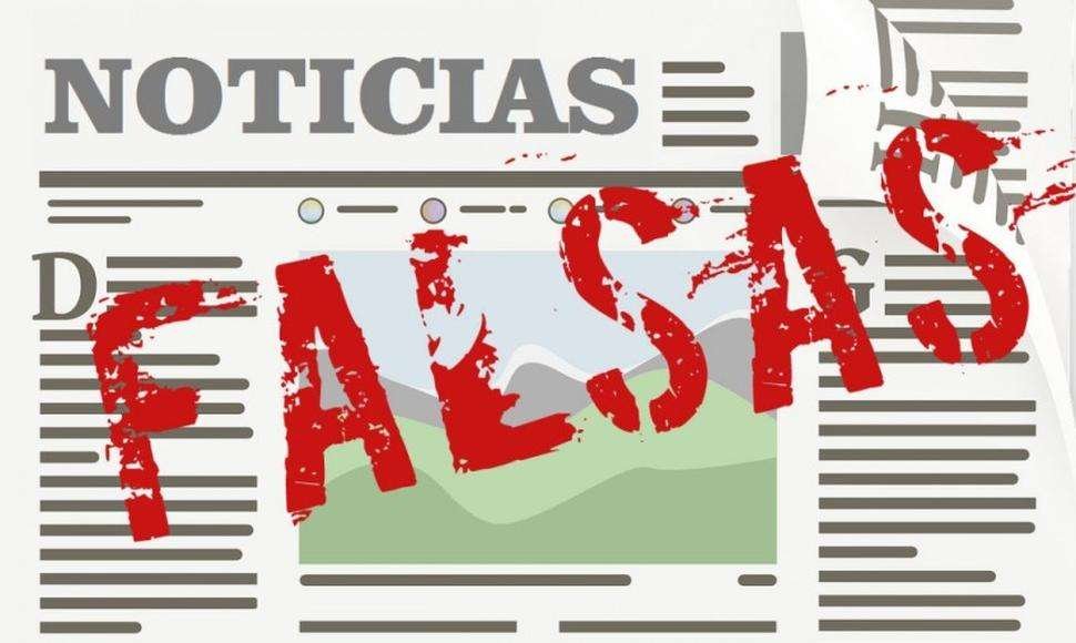 redes sociales con noticias falsas flotando