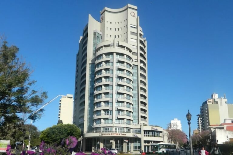 vista exterior de maran suites towers