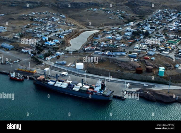 Qué atractivos turísticos ofrece Puerto Deseado en Santa Cruz 2 vista panoramica de puerto deseado