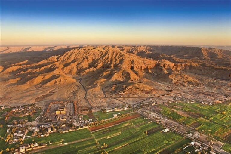 vista panoramica del valle de los reyes